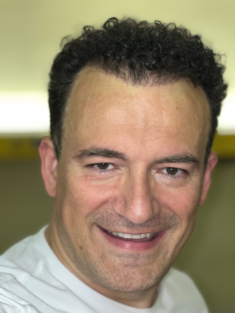 Red. prof. dr. Faris Mujezinović, dr. med.